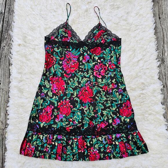 VTG Floral Satin Chemise Victoria's Secret Size M Black Lace Pleats Vintage EUC - Picture 7 of 8